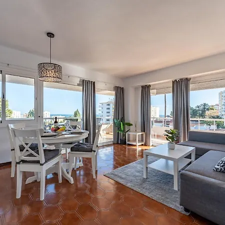 Sunny 2br Pool Terrace Seaview 아파트