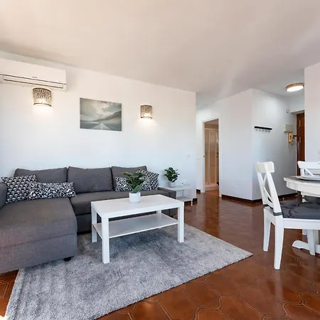 Sunny 2br Pool Terrace Seaview